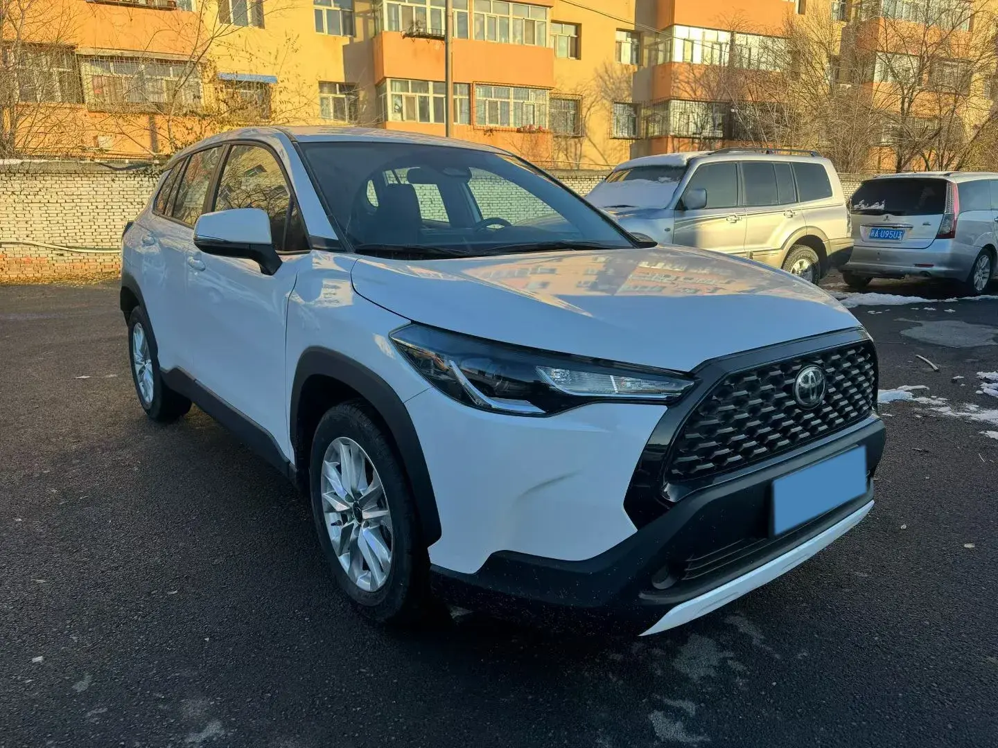 2023 TOYOTA COROLLA thumbnail 3