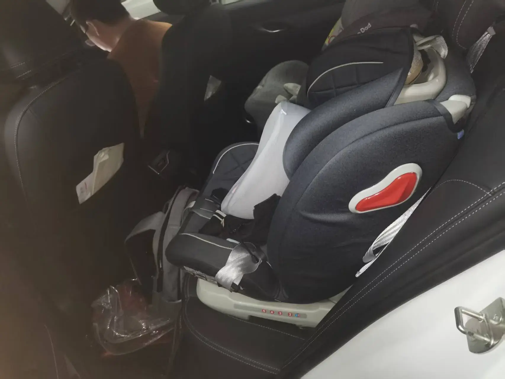 2021 GEELY EMGRAND thumbnail 4