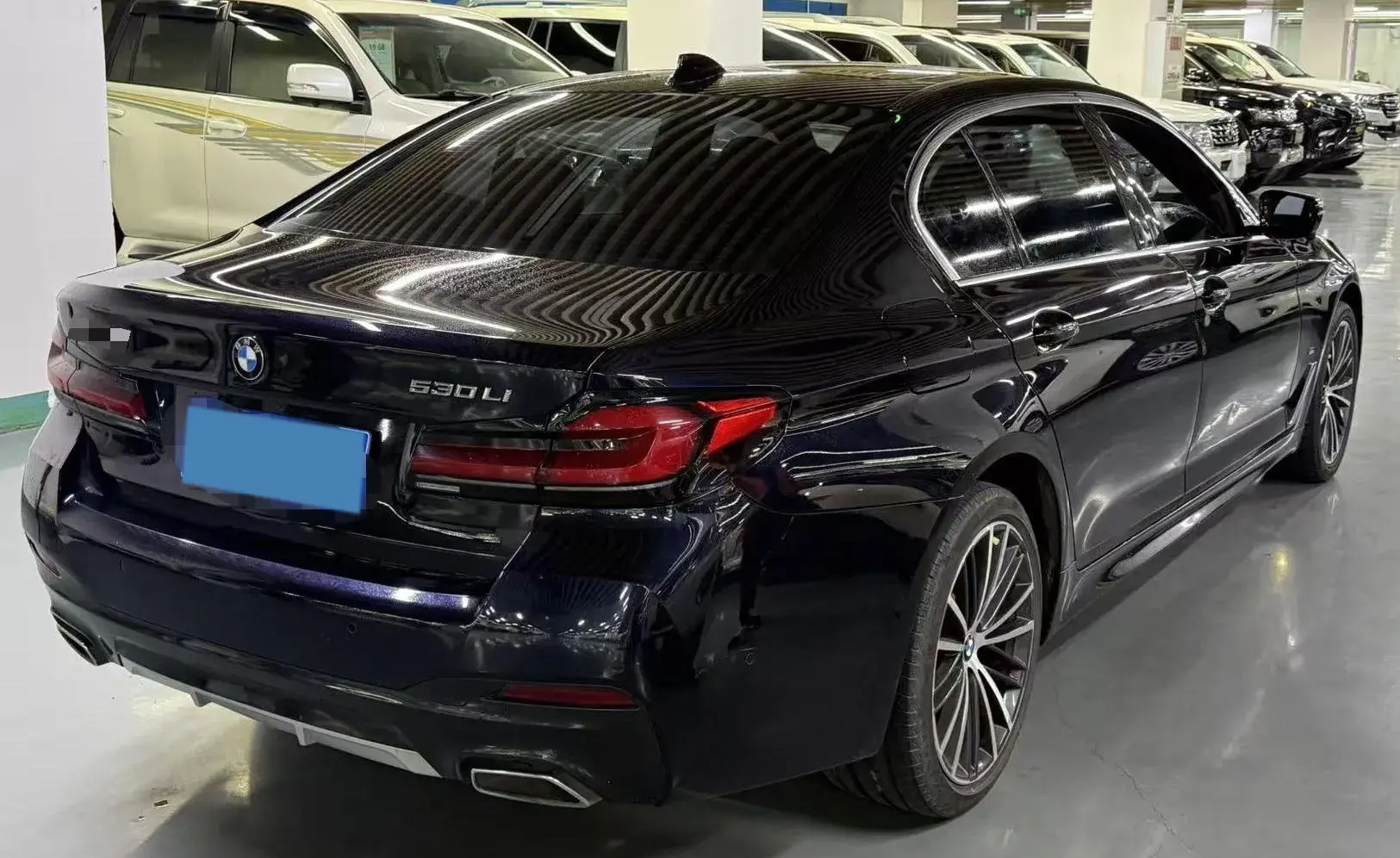 2021 BMW 5 thumbnail 2