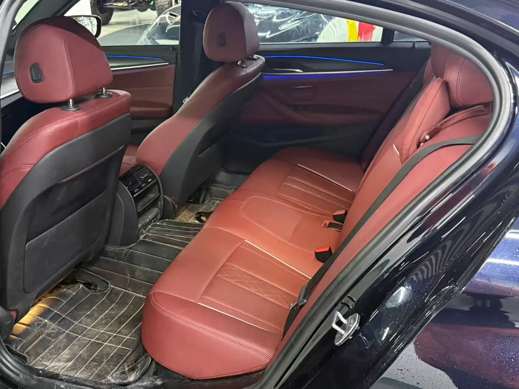 2021 BMW 5 thumbnail 4