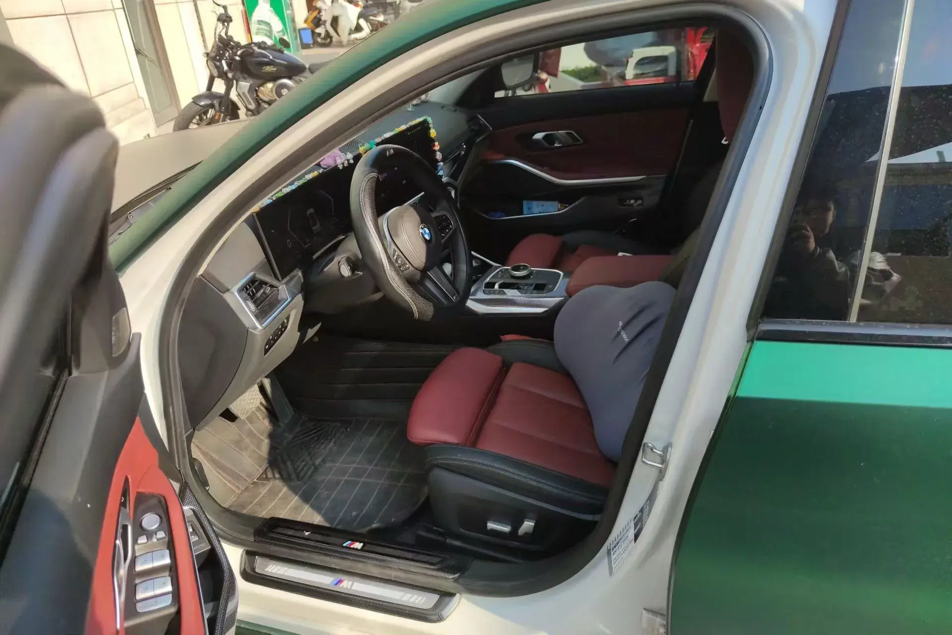 2023 BMW 3 thumbnail 3