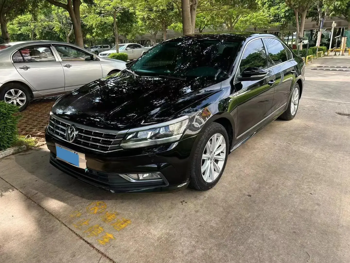 2017 VOLKSWAGEN PASSAT view 1
