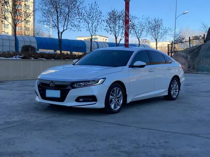 2021 HONDA ACCORD view 1