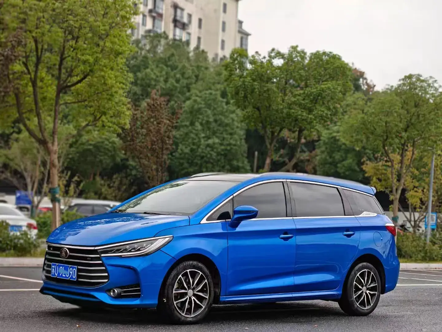 2017 BYD SONG view 1