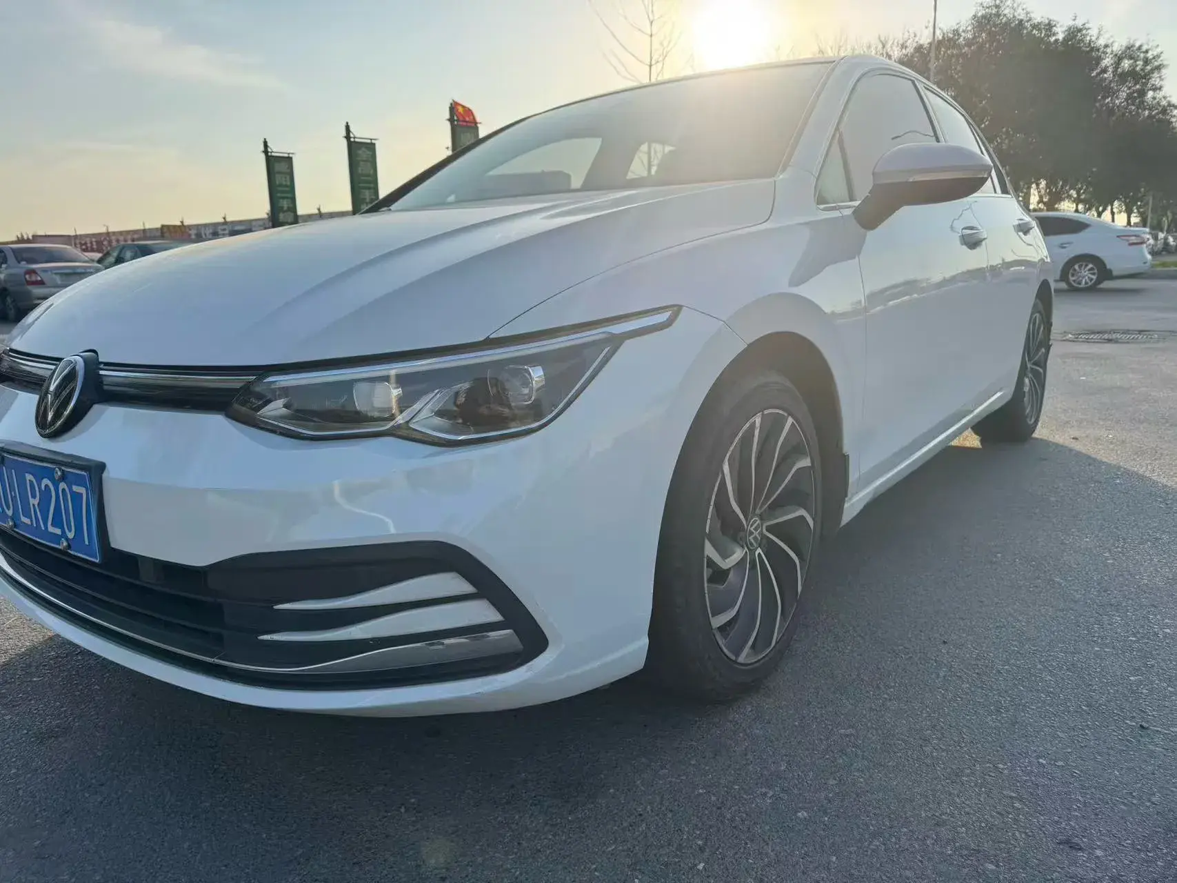 2021 VOLKSWAGEN GOLF view 1