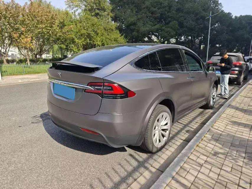 2017 TESLA MODEL thumbnail 3