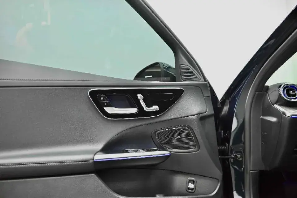 2024 MERCEDES-BENZ C thumbnail 4