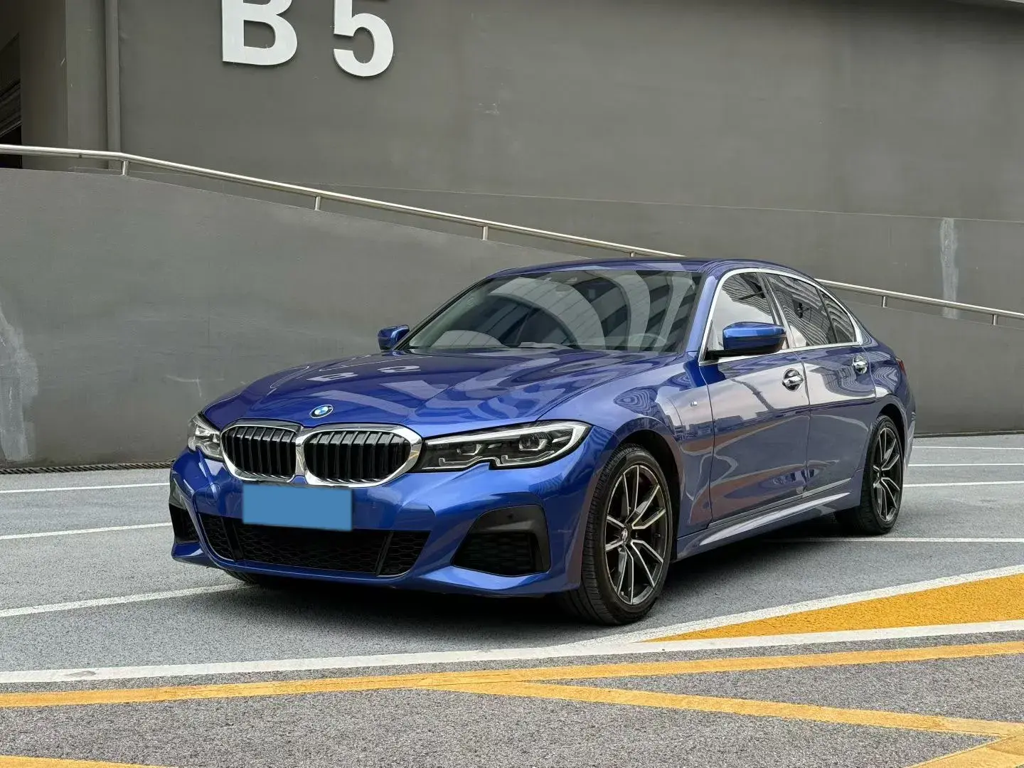 2020 BMW 3 view 1