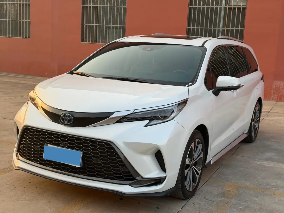 2023 Toyota Granvia 2.5L 189HP L4 E-CVT Hybrid