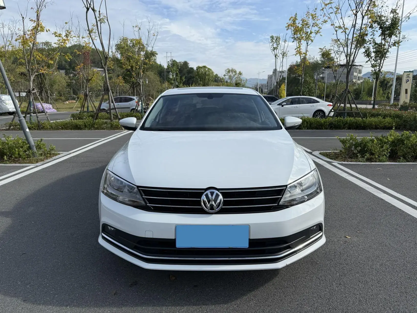 2018 VOLKSWAGEN SAGITAR thumbnail 2