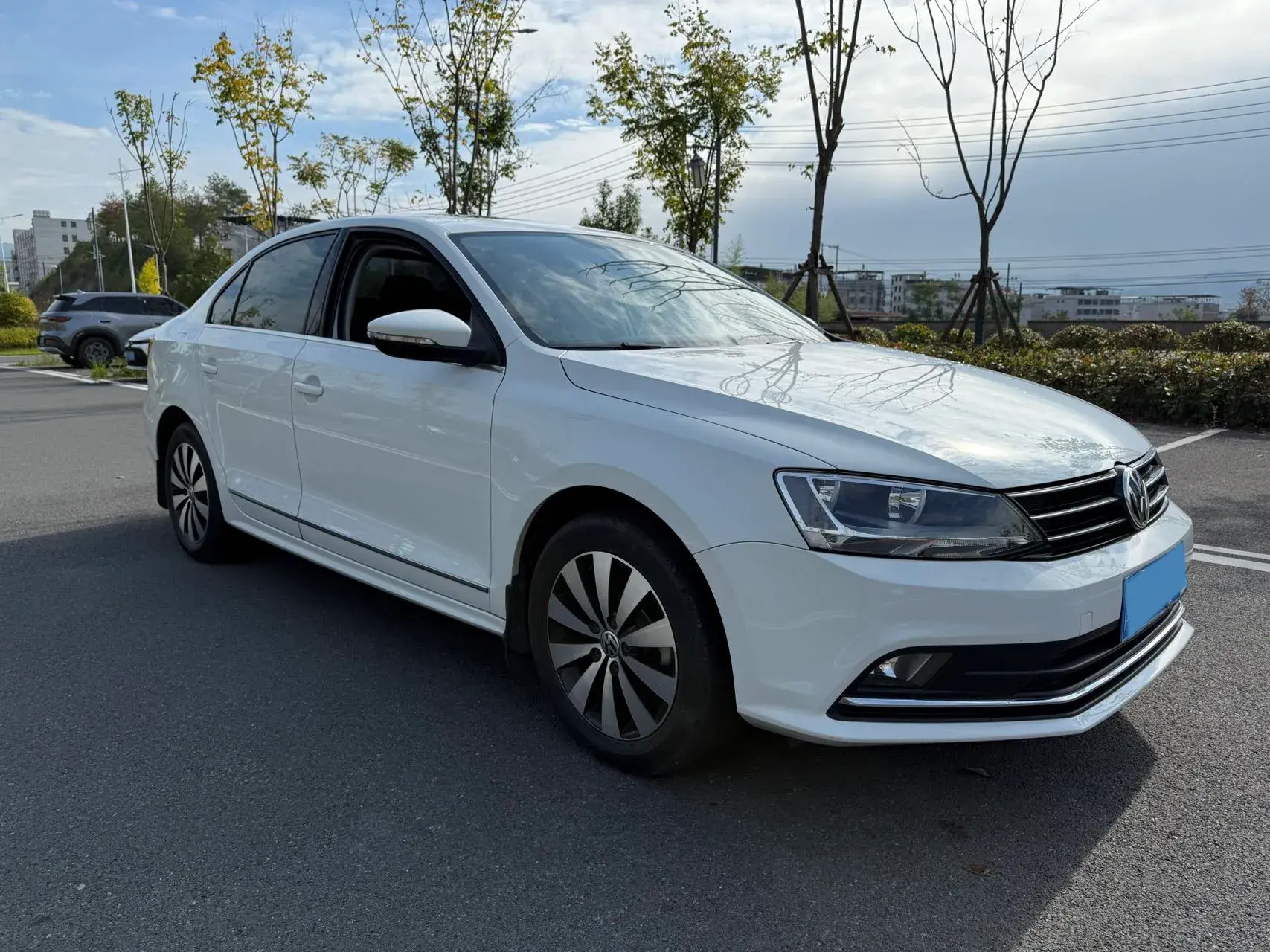 2018 VOLKSWAGEN SAGITAR thumbnail 3