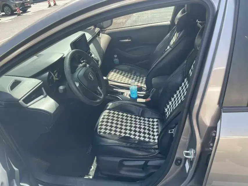 2021 TOYOTA COROLLA thumbnail 3