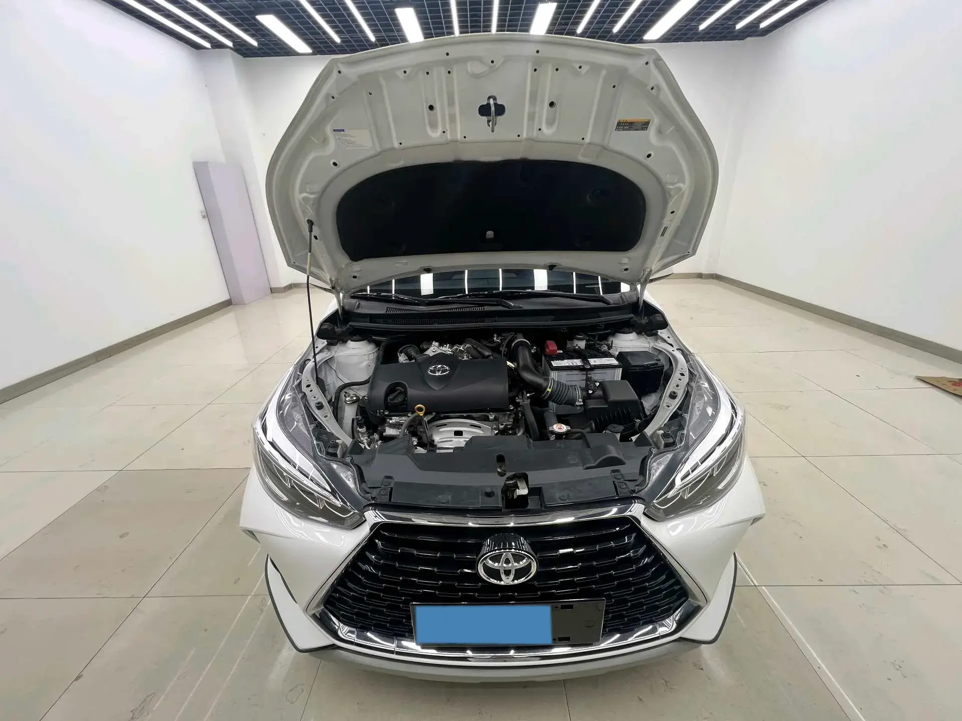 2022 TOYOTA YARIS thumbnail 2