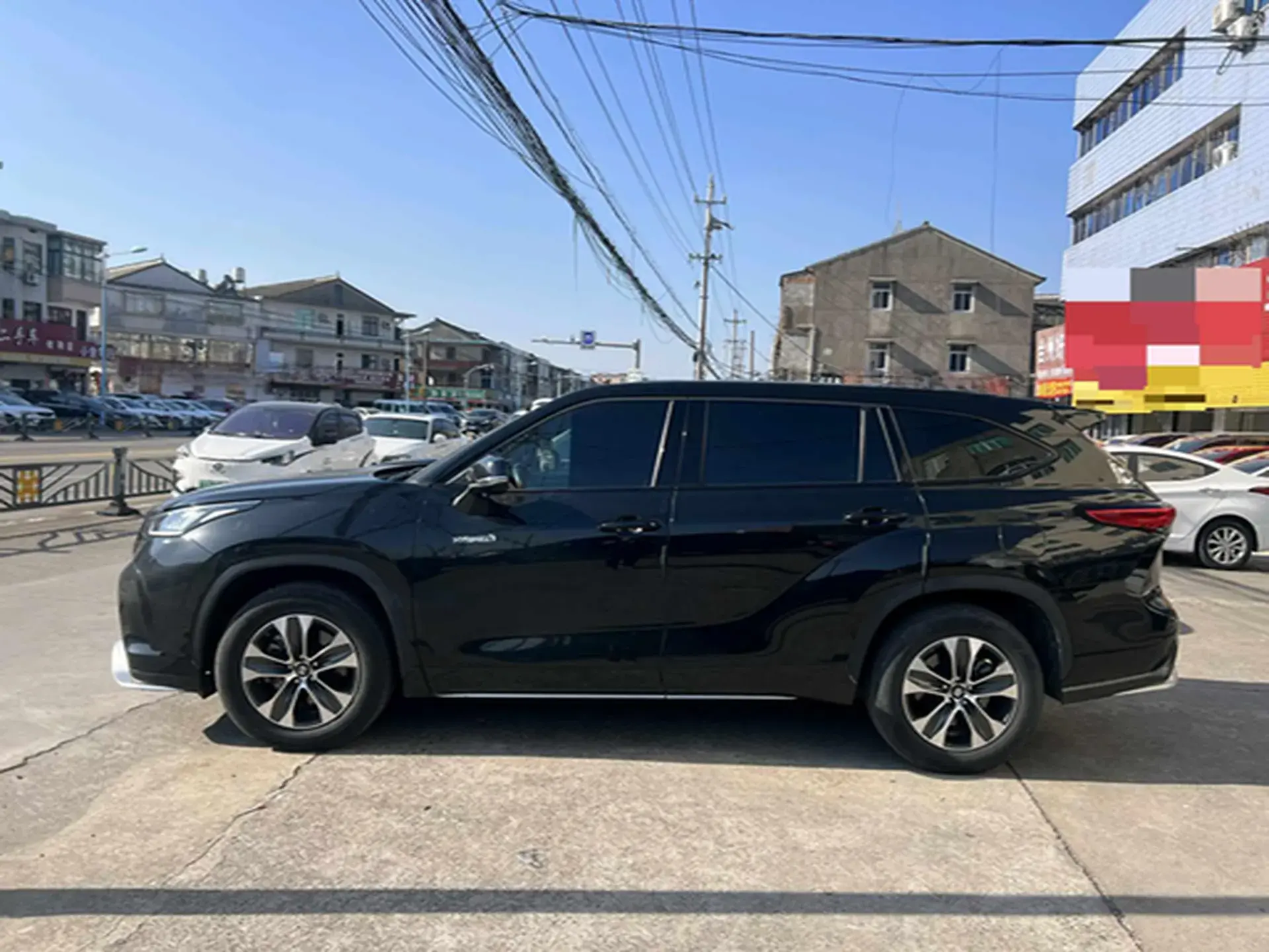 2021 TOYOTA CROWN thumbnail 4