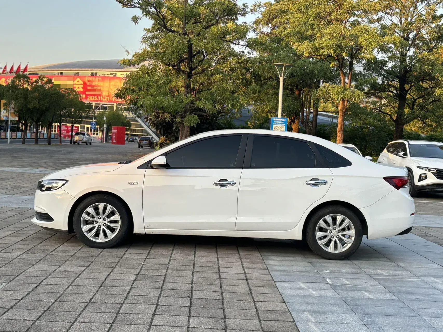 2020 BUICK REGAL thumbnail 3