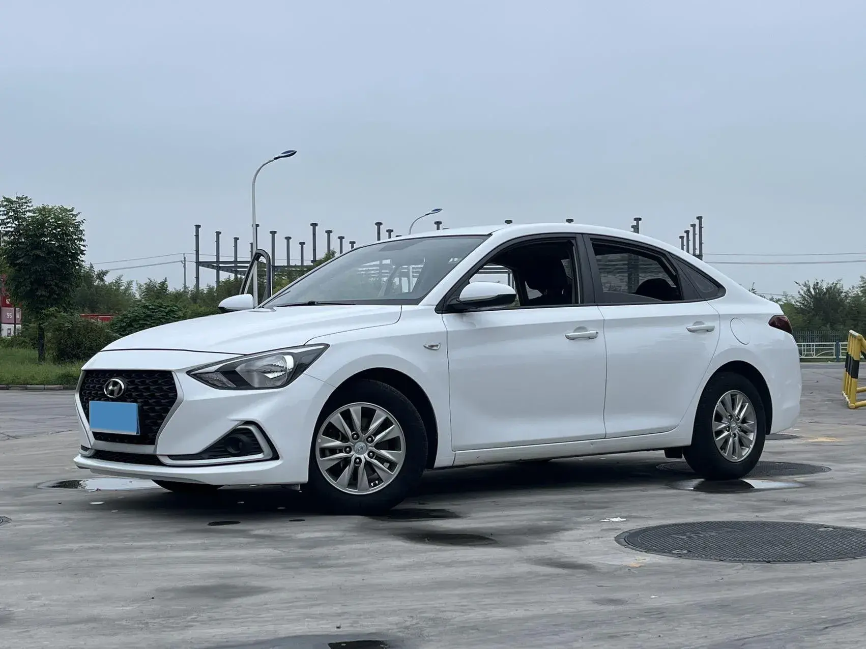 2017 HYUNDAI CELESTA view 1