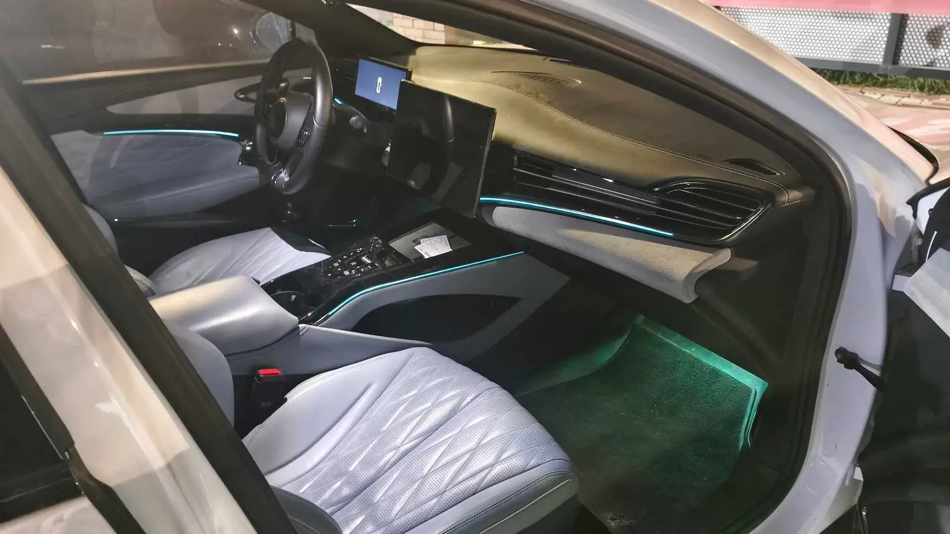 2022 BYD SEAL thumbnail 2