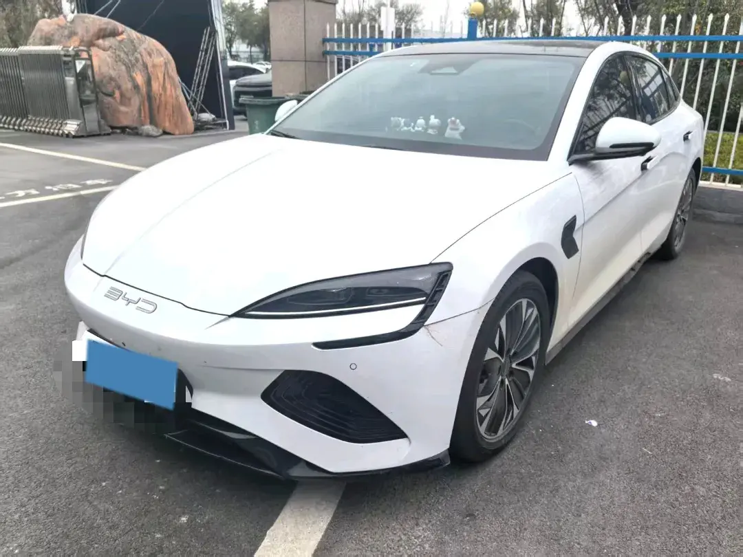 2022 BYD SEAL view 1