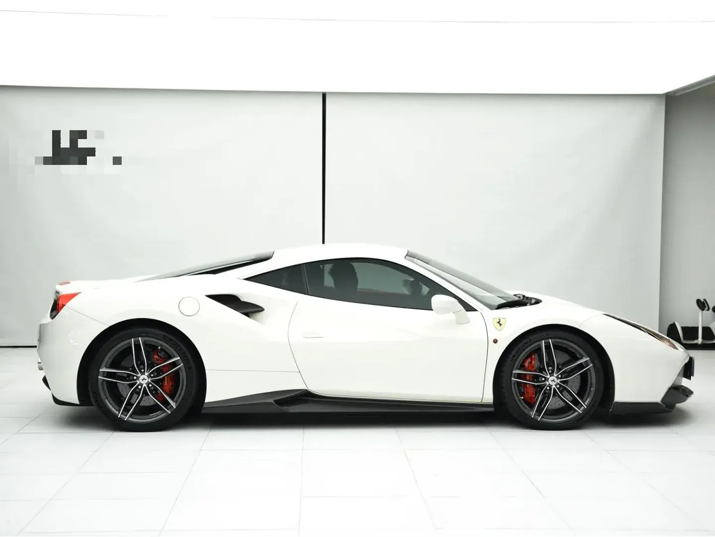 2015 FERRARI 488 thumbnail 3