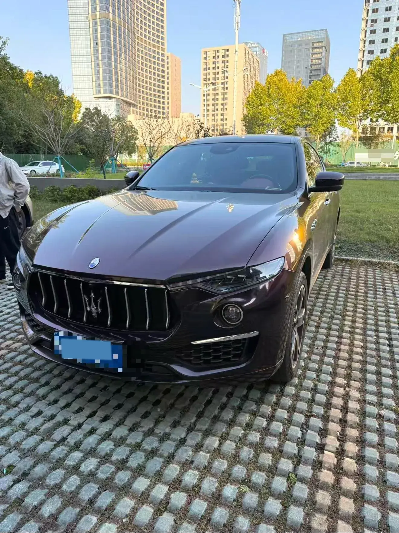 2019 MASERATI LEVANTE view 1