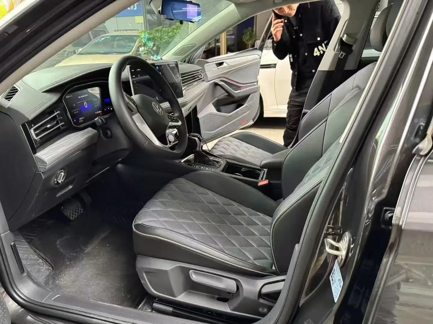 2023 VOLKSWAGEN SAGITAR thumbnail 4