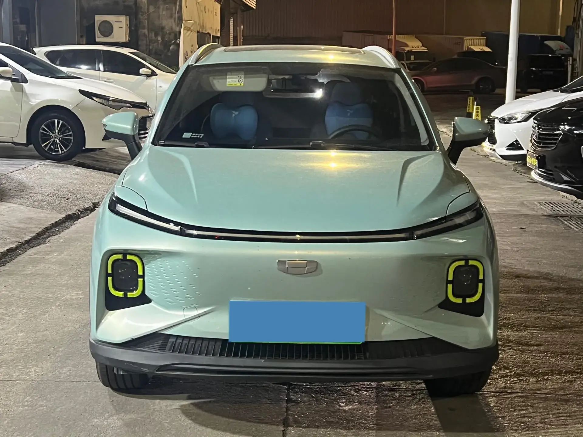 2022 GEOMETRY E thumbnail 2