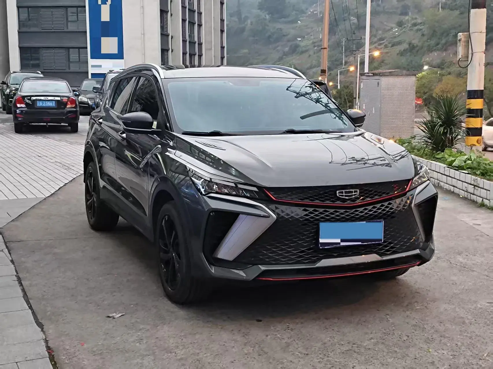 2022 GEELY COOLRAY thumbnail 3