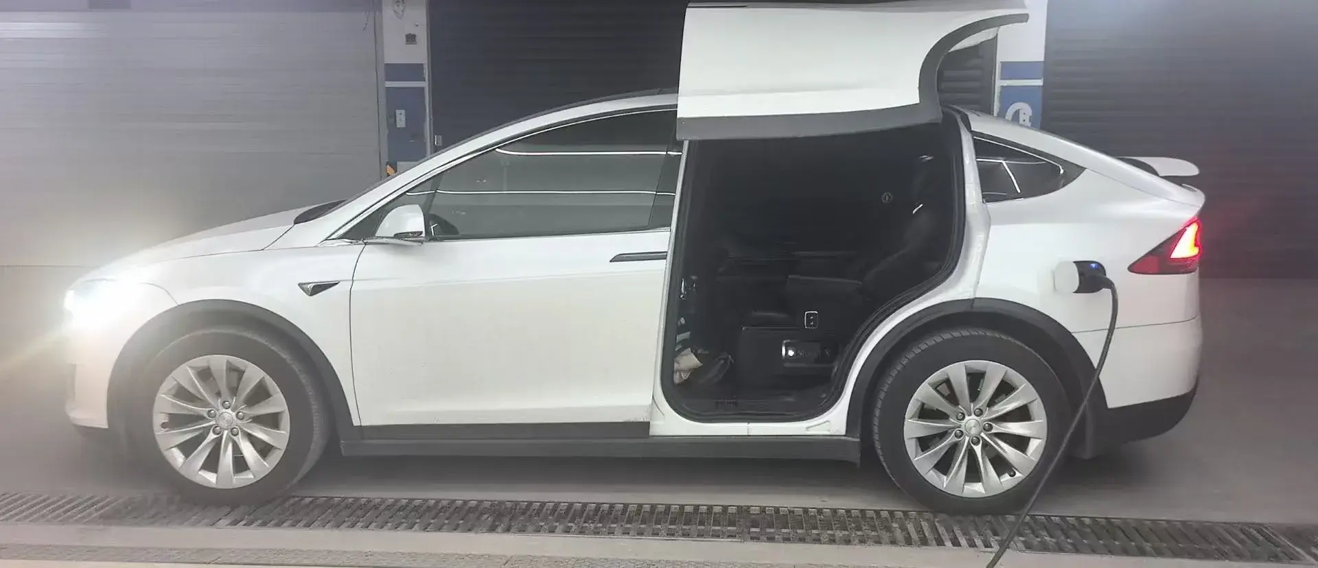 2017 TESLA MODEL thumbnail 2