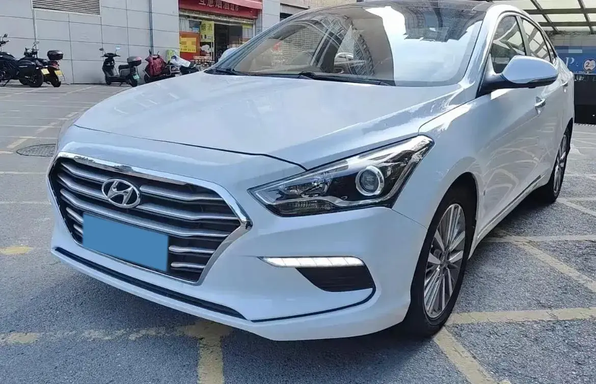 2019 HYUNDAI MISTRA view 1