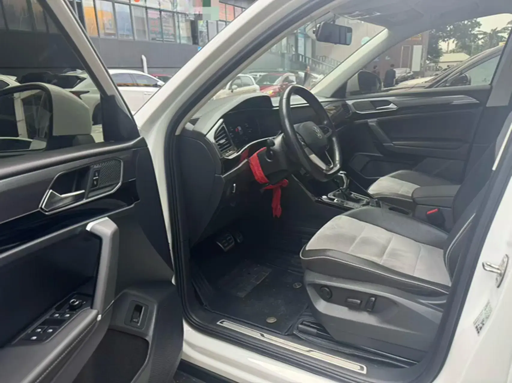 2020 VOLKSWAGEN TAYRON thumbnail 2