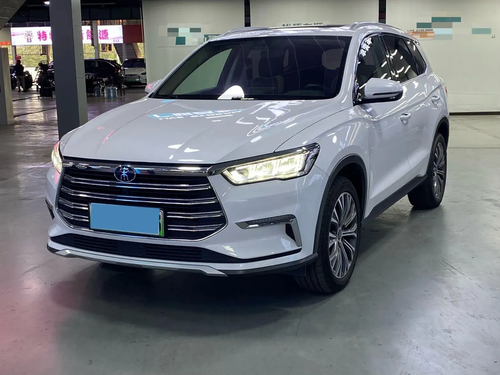 2019 BYD SONG view 1