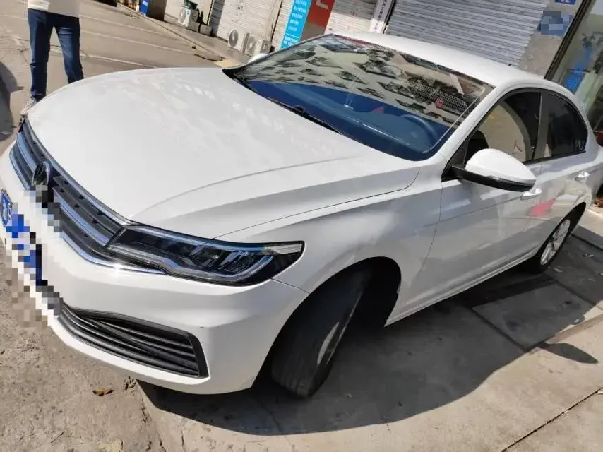2021 VOLKSWAGEN BORA view 1
