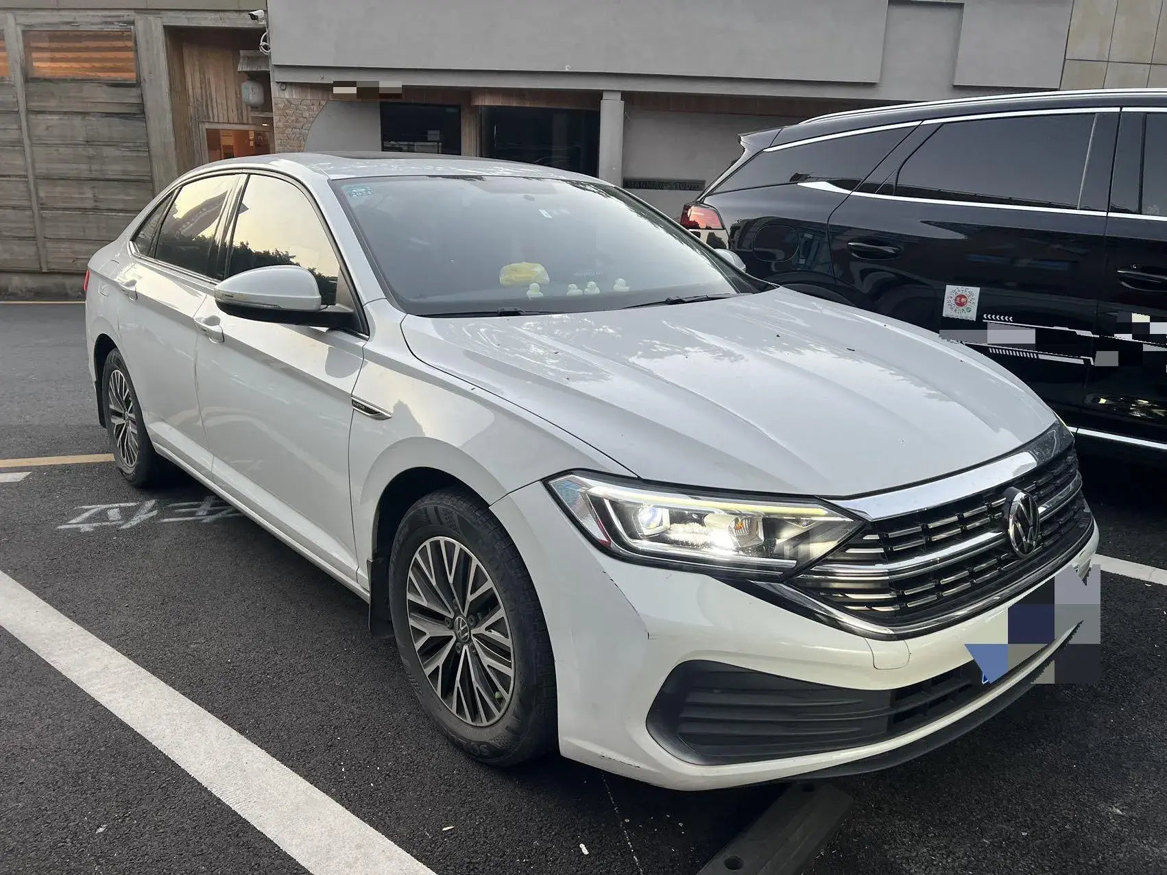 2023 VOLKSWAGEN SAGITAR thumbnail 2