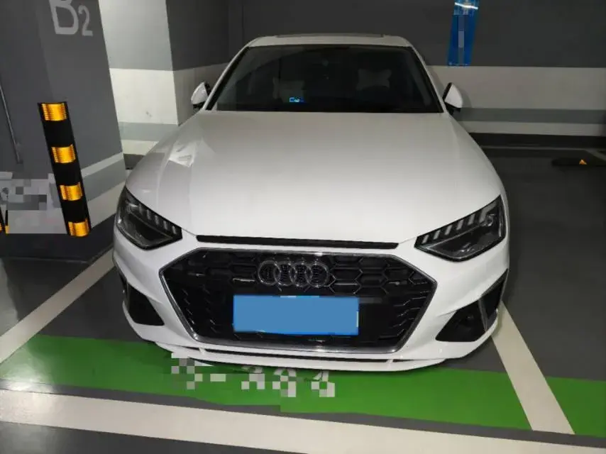 2022 AUDI A4L thumbnail 2