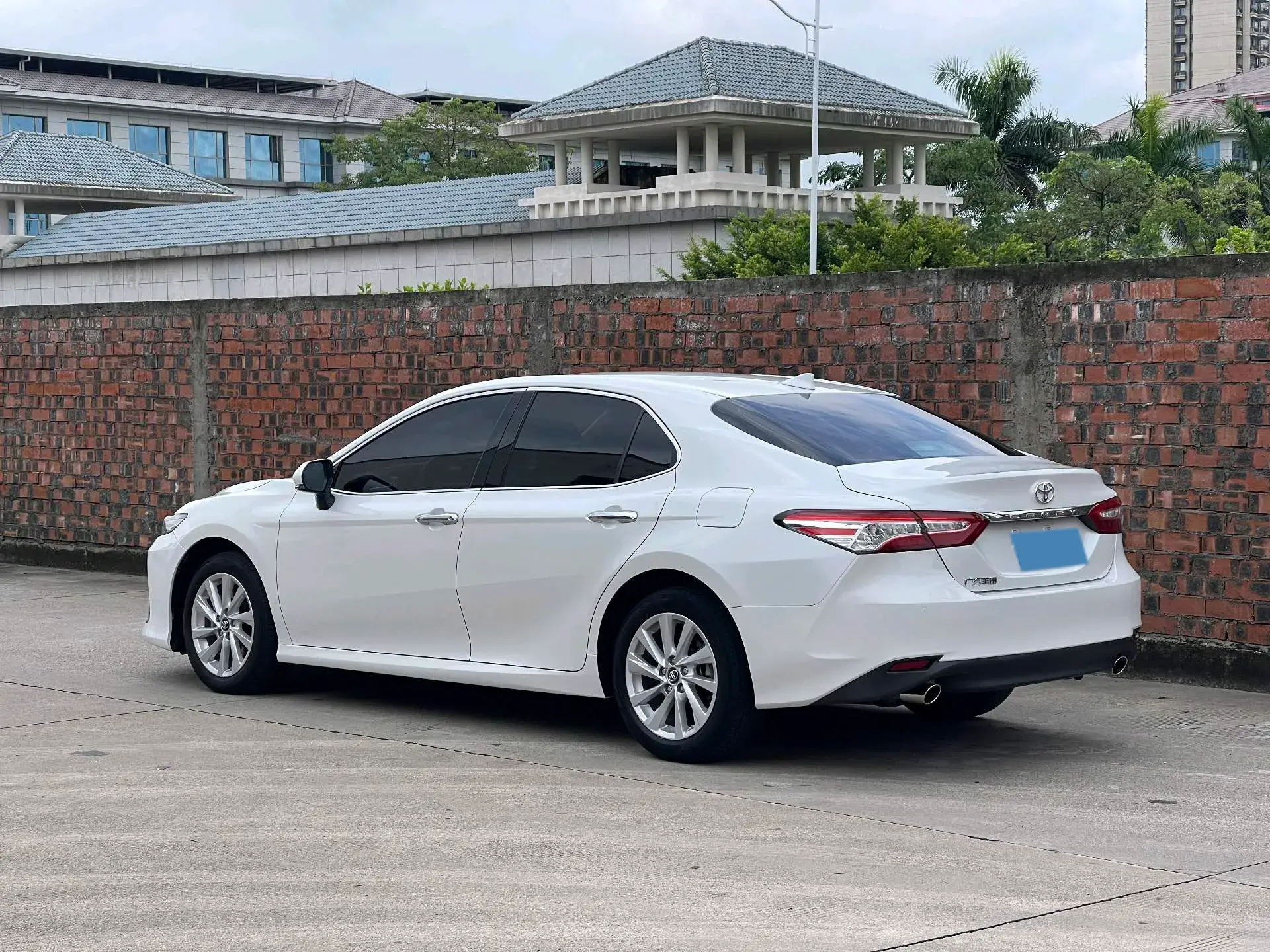 2021 TOYOTA CAMRY thumbnail 3