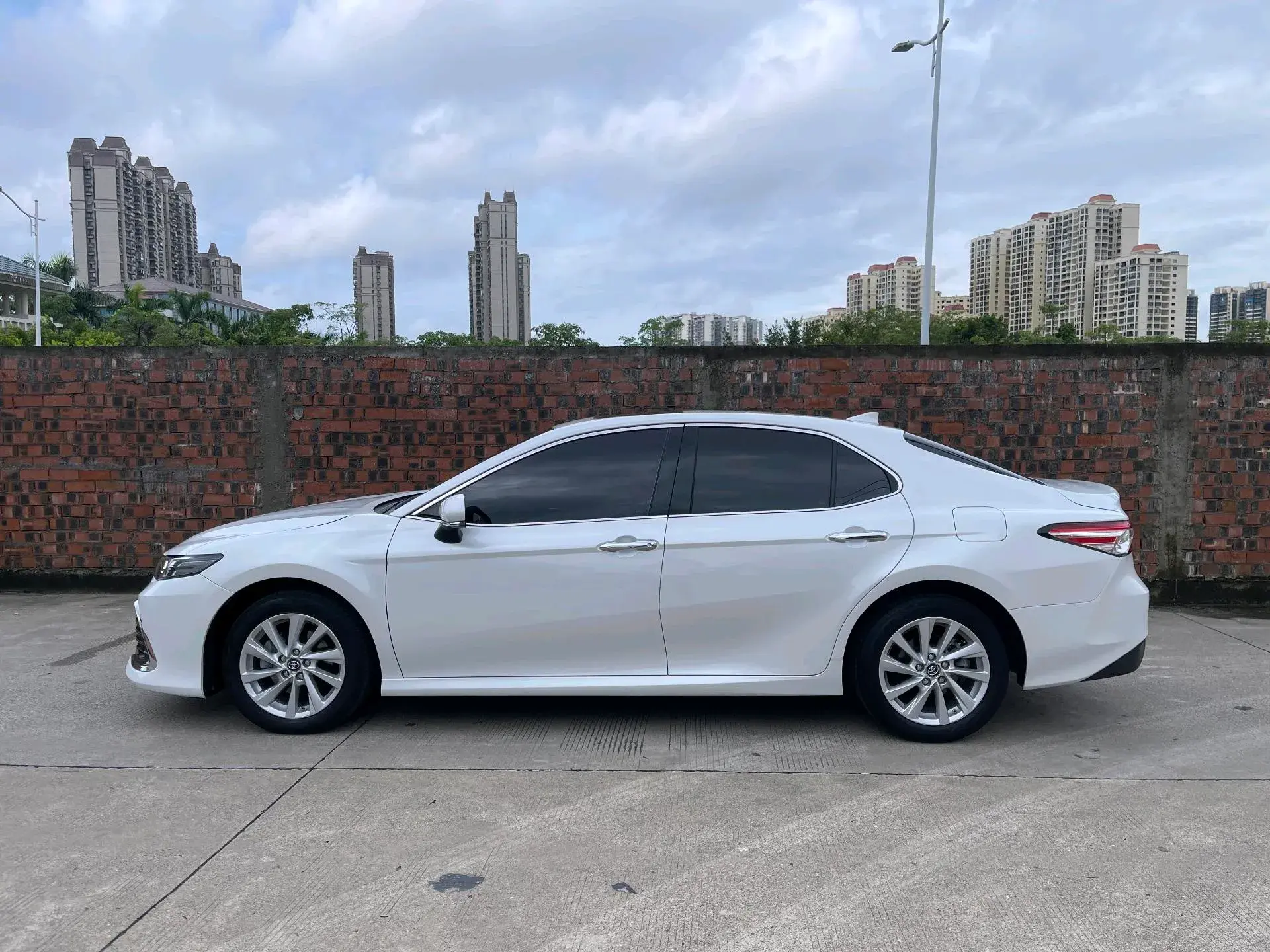 2021 TOYOTA CAMRY thumbnail 2