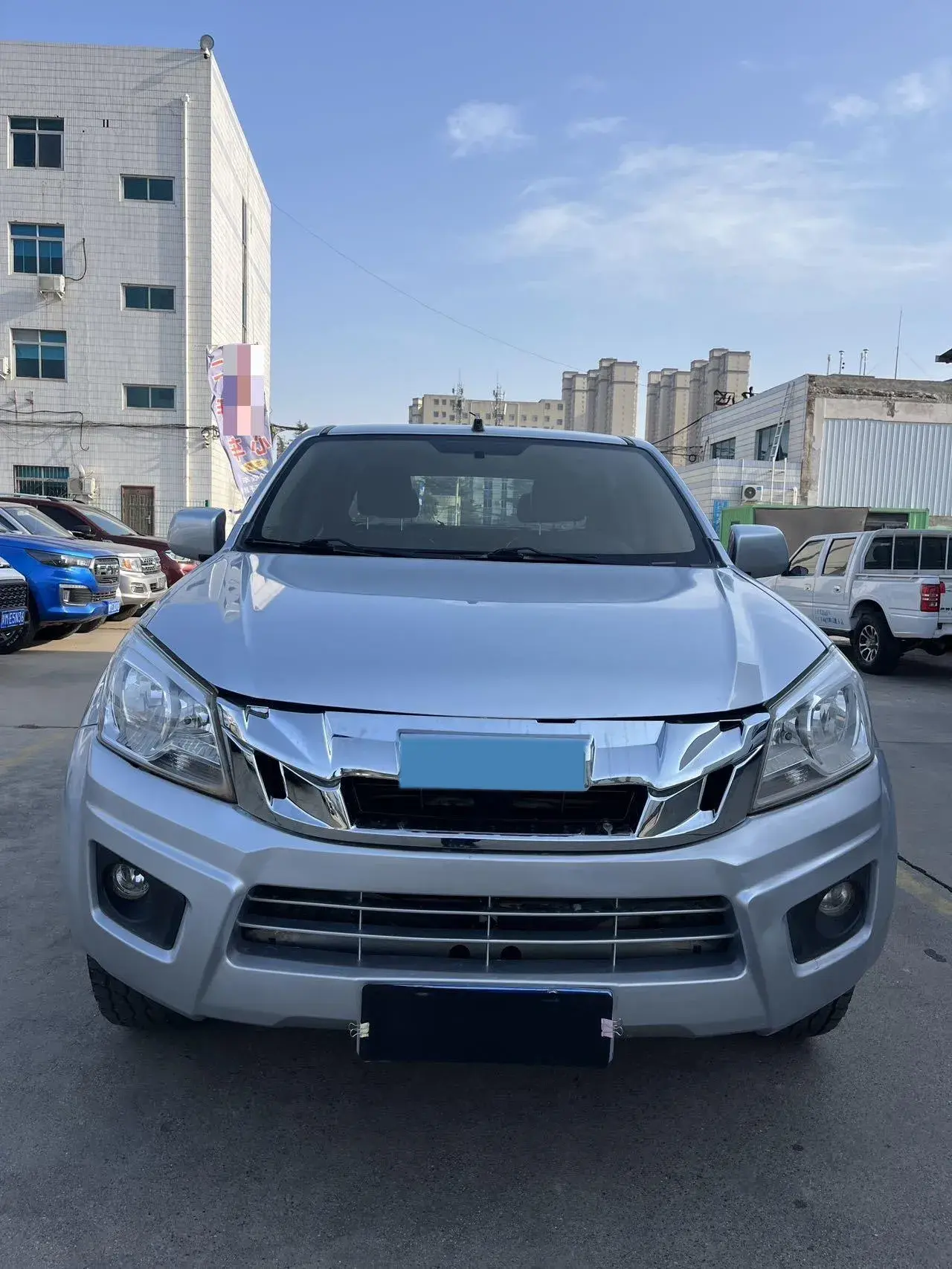 2020 ISUZU RE-MAX thumbnail 2