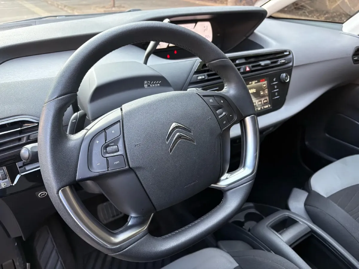 2015 Citroen C4 Picasso 1.6T 165HP L4 6AT,autocango,china used car exporter,china ev exporter,chinese used car exporter,chinese used ev exporter