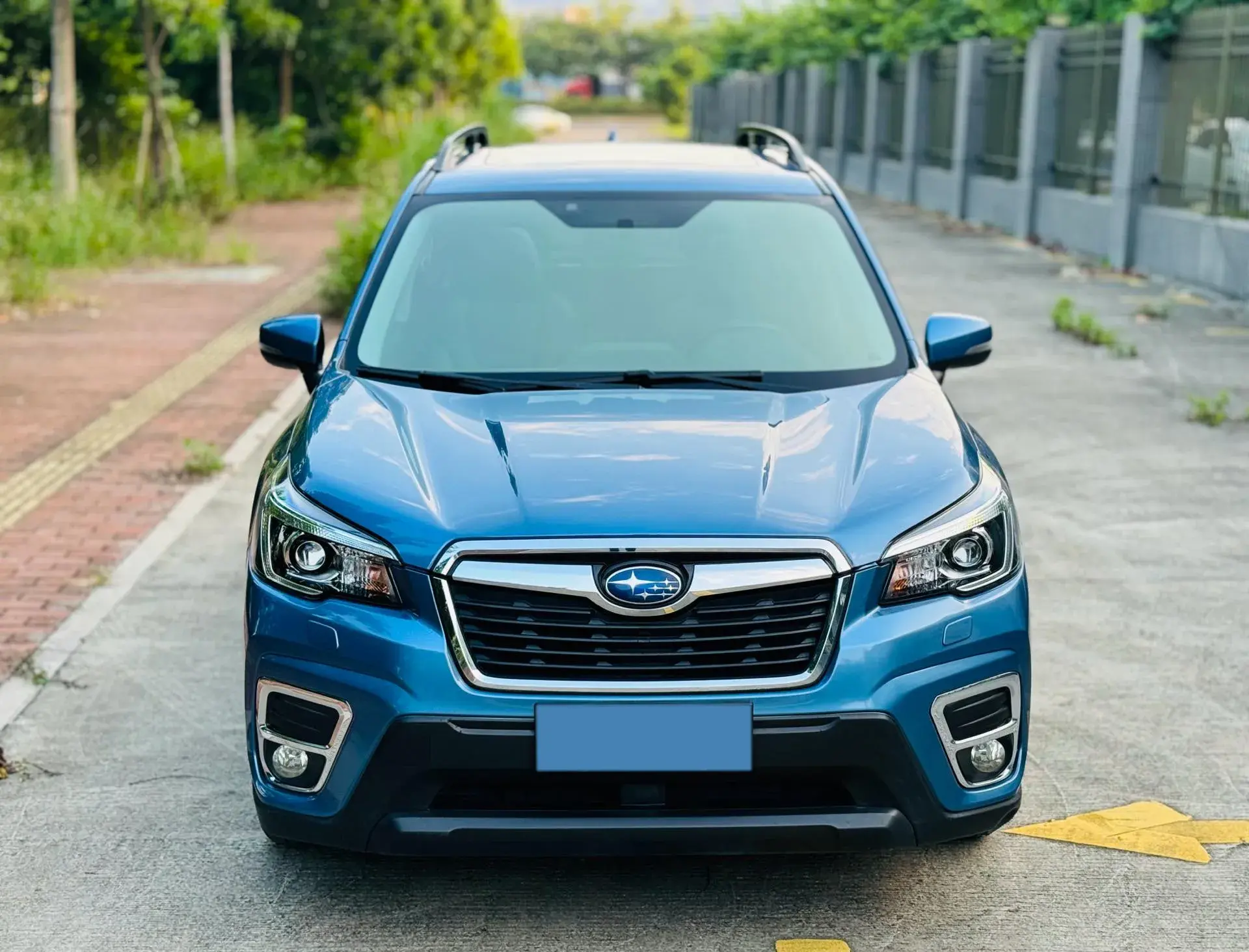 2019 SUBARU FORESTER thumbnail 2