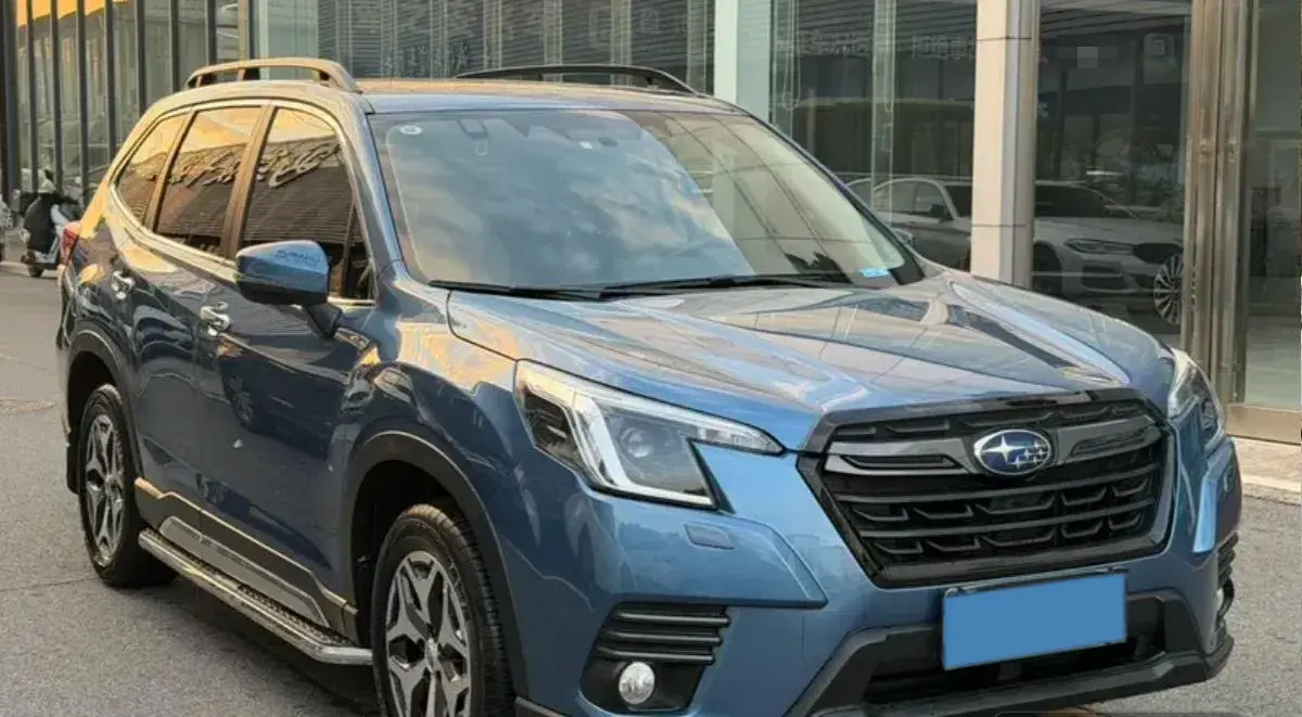 2022 SUBARU FORESTER thumbnail 3