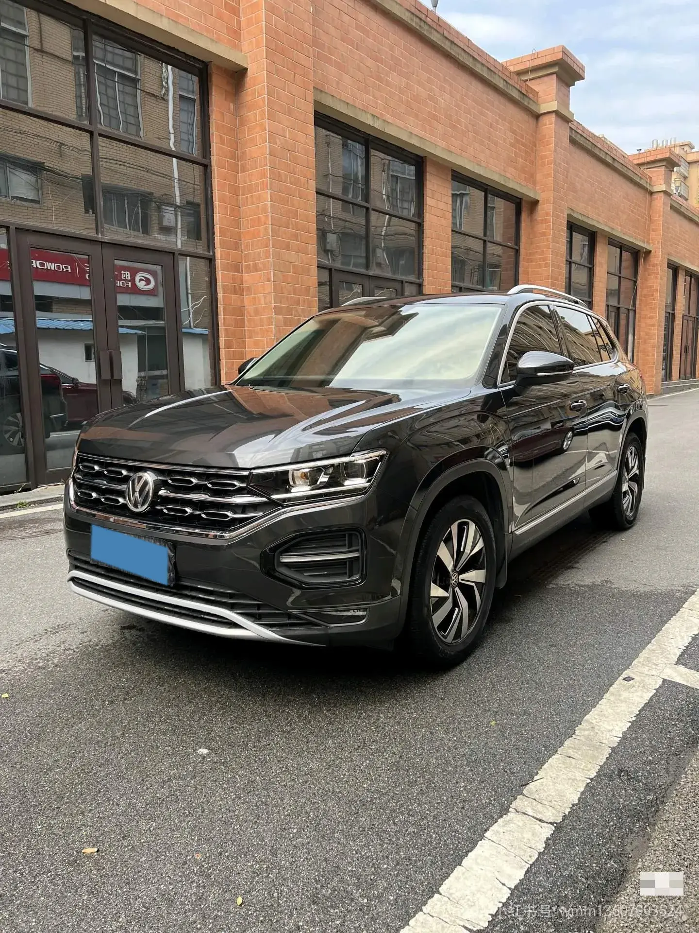 2022 VOLKSWAGEN TAYRON view 1