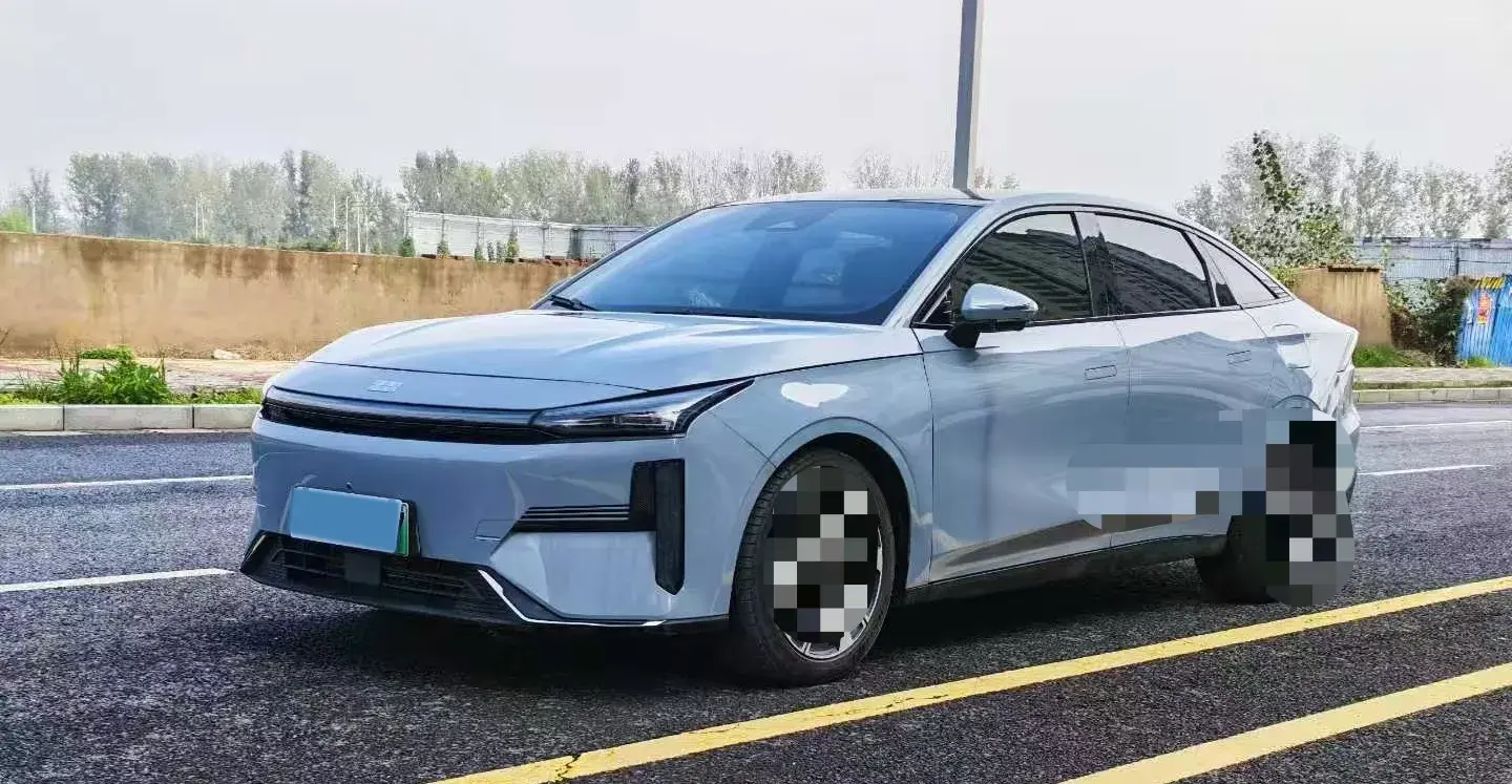 2024 Geely Galaxy L6 1.5T 163HP L4 3DHT PHEV