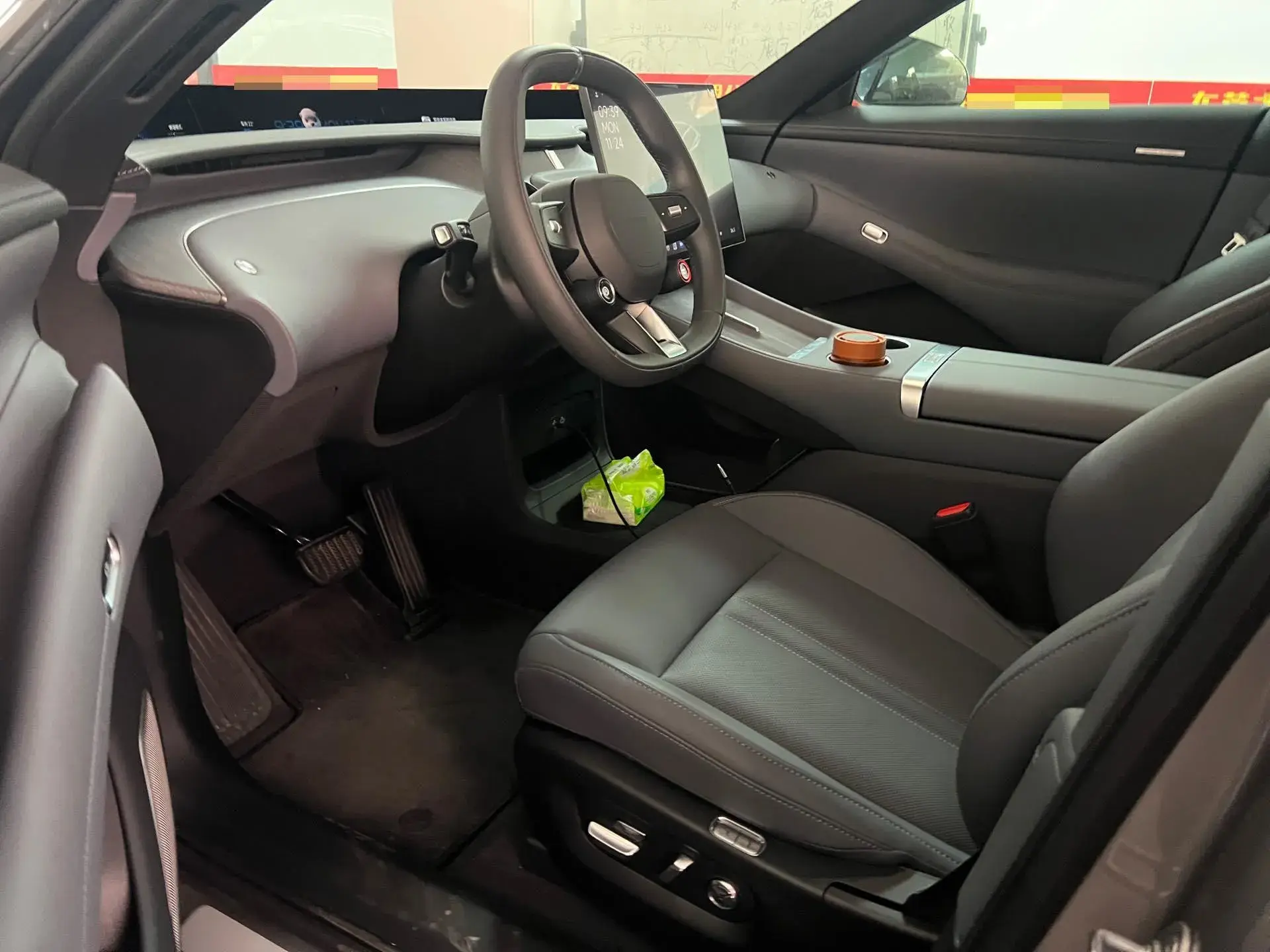 2025 MI YU7 thumbnail 2