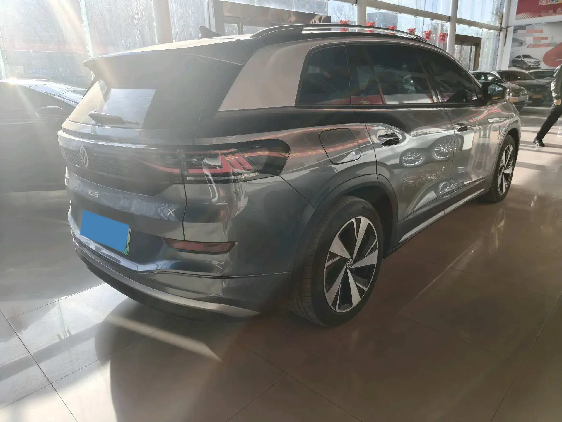 2023 VOLKSWAGEN ID.6 thumbnail 2