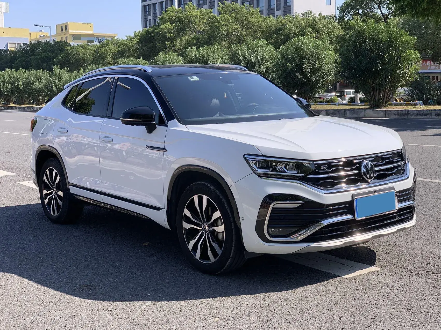 2020 VOLKSWAGEN TAYRON thumbnail 3