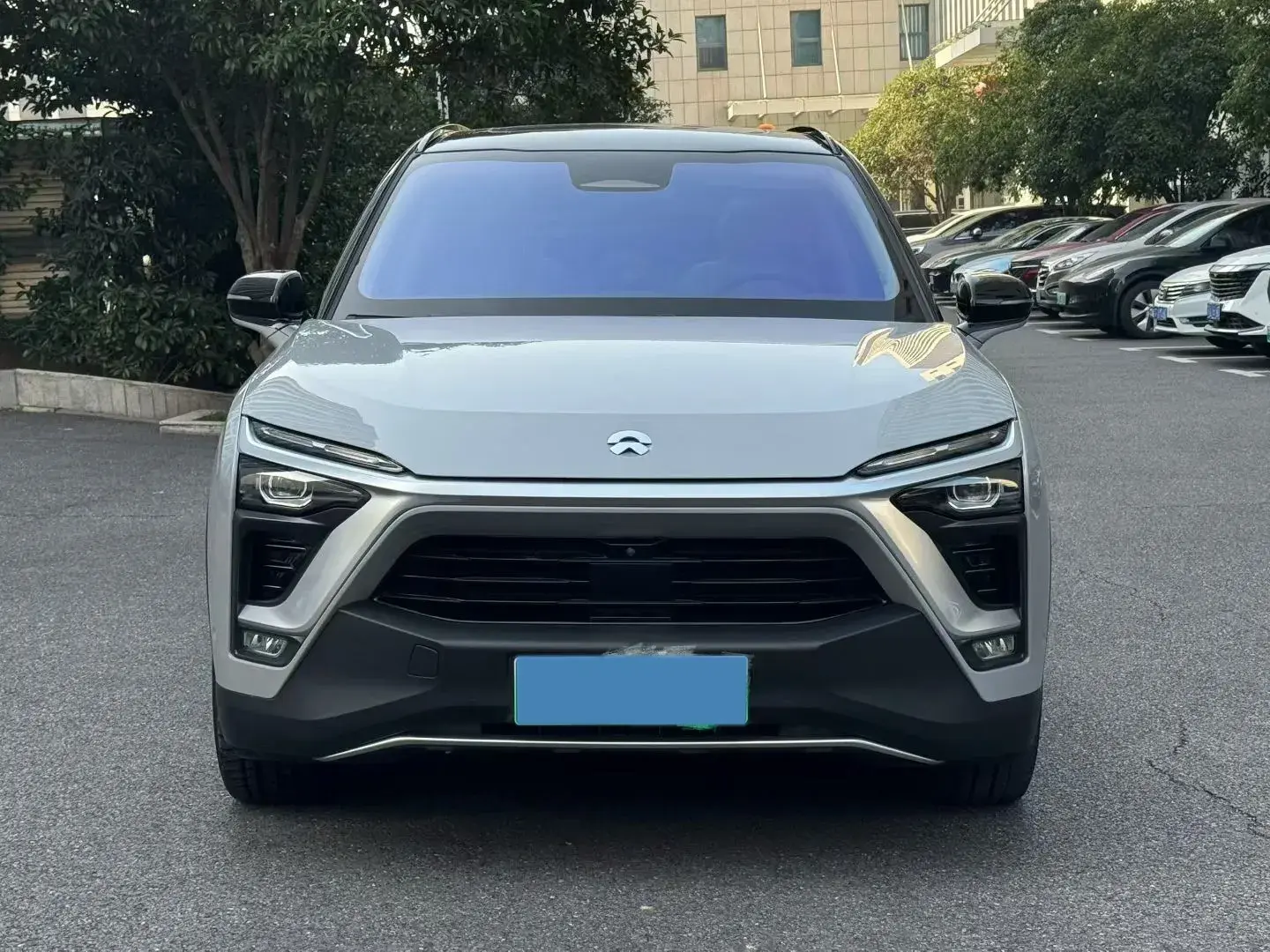 2018 NIO ES8 thumbnail 2