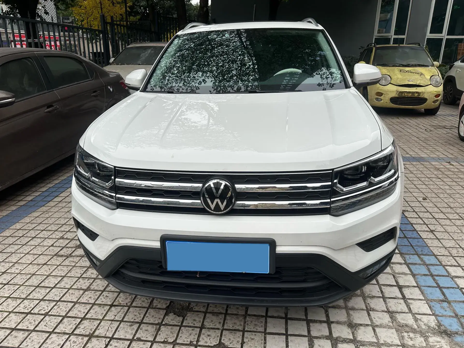 2022 VOLKSWAGEN THARU thumbnail 4