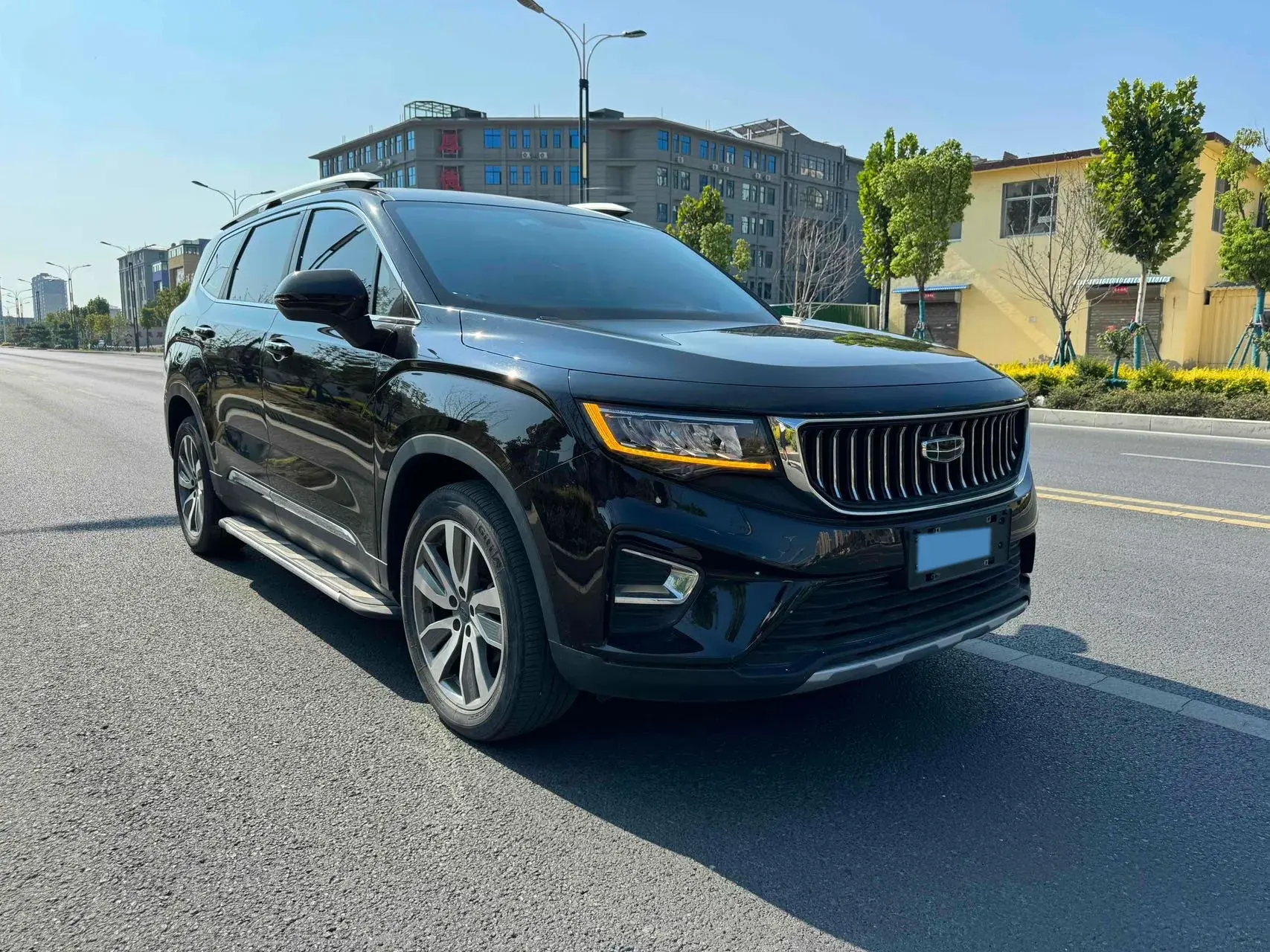 2022 GEELY OKAVANGO thumbnail 3