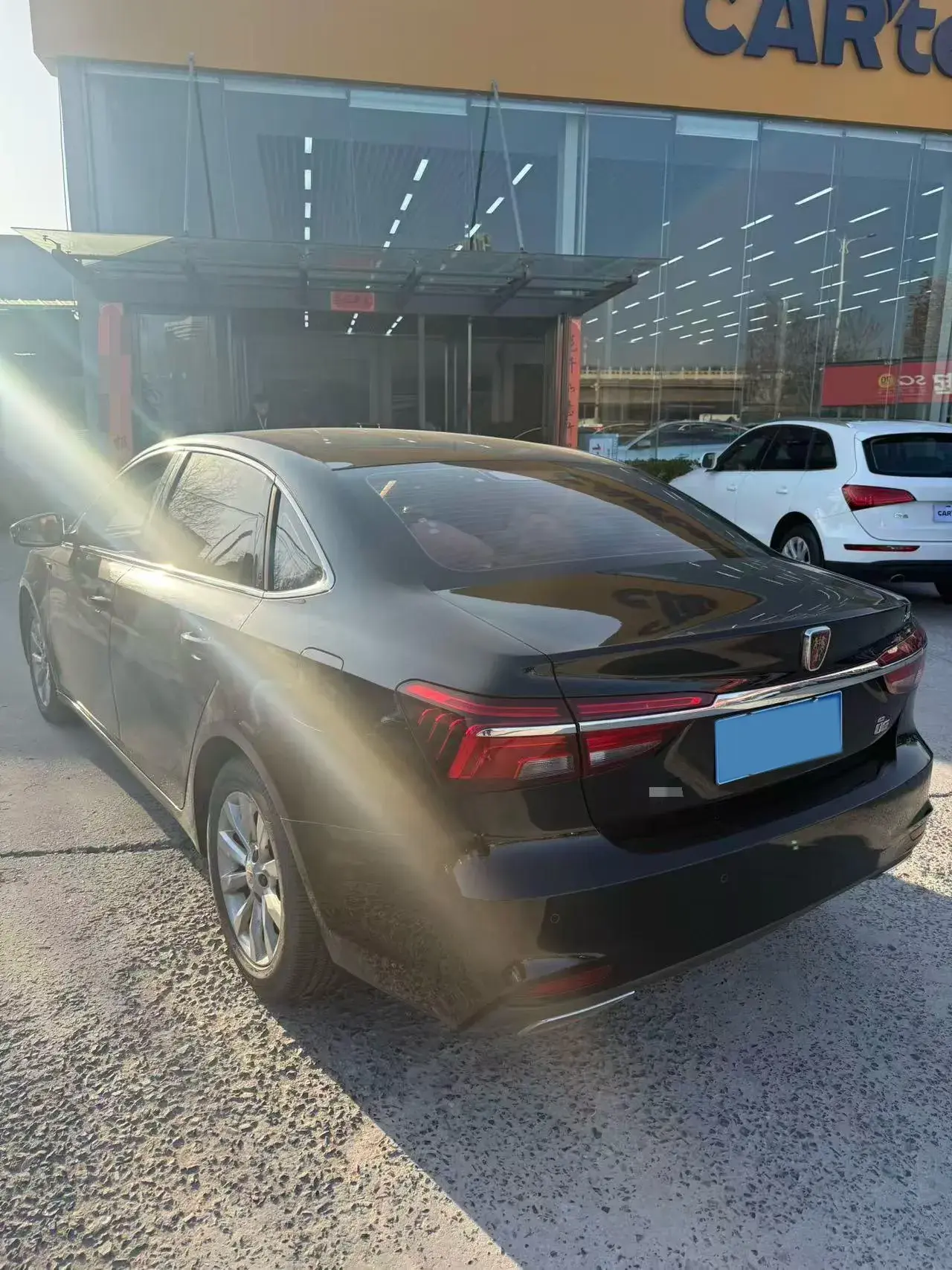 2017 ROEWE I6 thumbnail 3