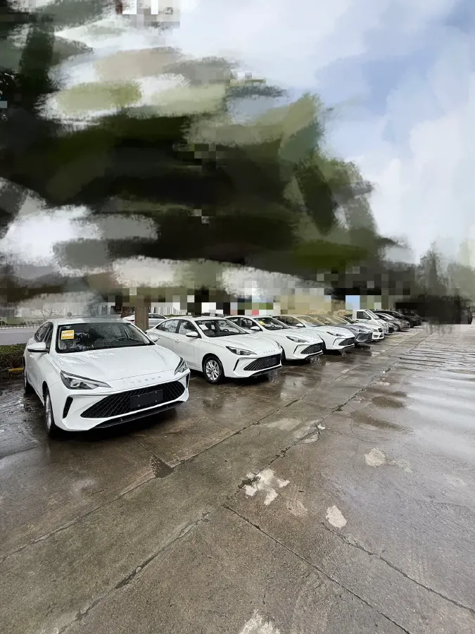 2026 Roewe i5 1.5L 129HP L4 CVT,autocango,china used car exporter,china ev exporter,chinese used car exporter,chinese used ev exporter